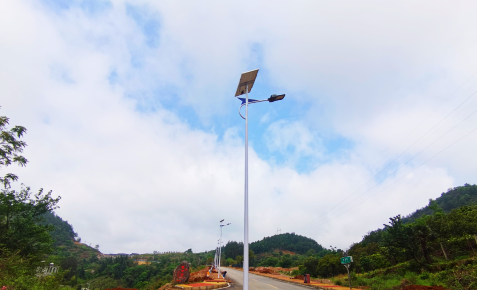 夜游香炉山,139盏太阳能路灯温柔守护!_腾讯新闻