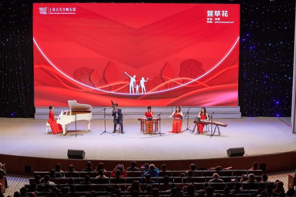 上海古凡交响乐团走进浦东图书馆用音乐传递精神力量