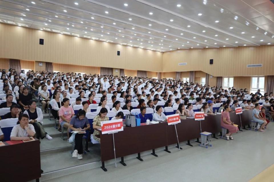 "孔子讲堂"走进汶上县第三实验中学
