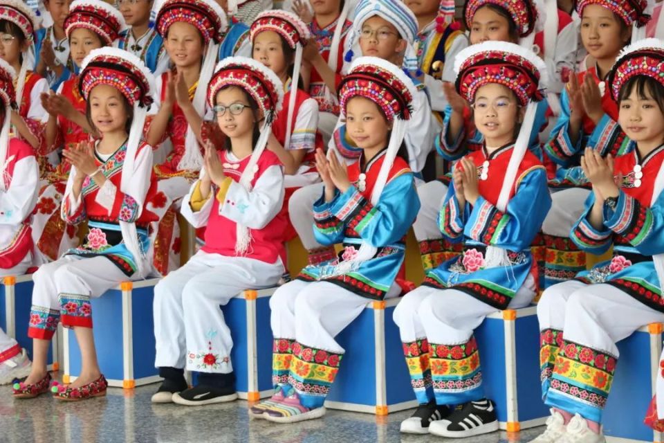 "高雅艺术进校园"美育系列讲座走进下关八小_腾讯新闻