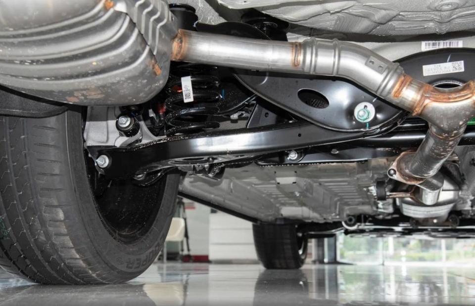 99万起,轴距超2米75,254匹马力,瑞虎8l不了解一下?