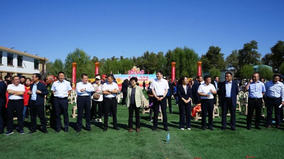 丰镇:举行"庆丰收 促和美"2023年农民丰收节-腾讯新闻