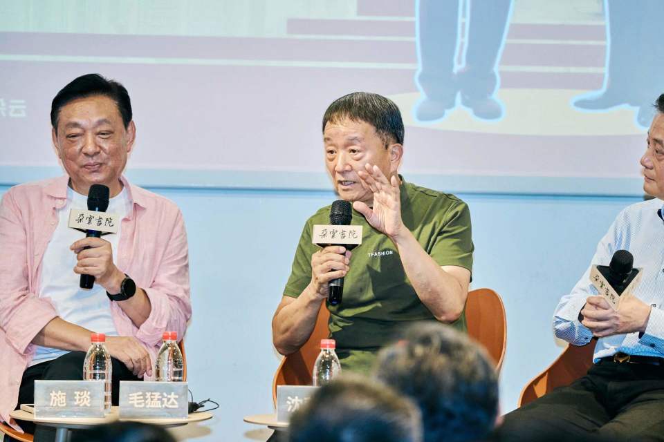一场演出让观众笑500多次，《石库门的笑声》是如何诞生的？_腾讯新闻