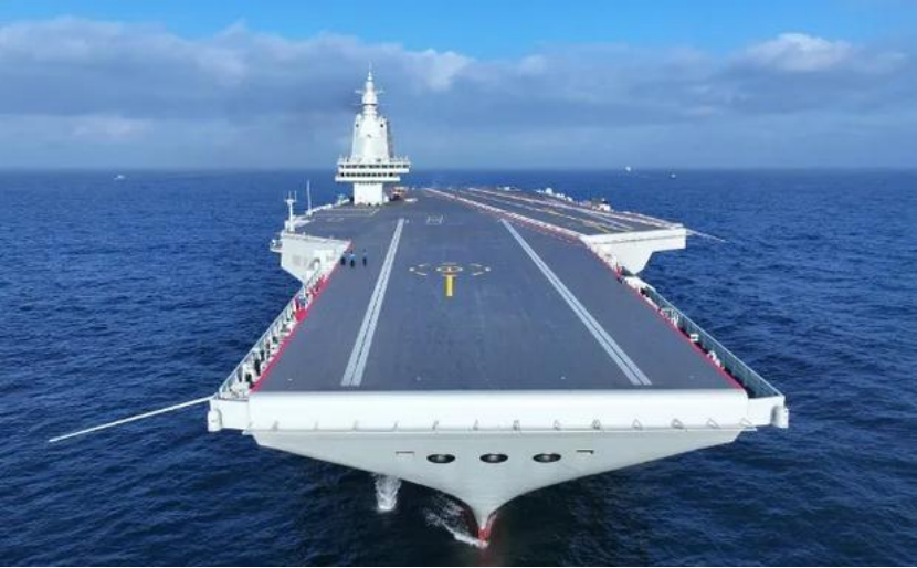 2012,我国有了自己的航母——辽宁舰;2019年,国产航母山东舰加入战斗