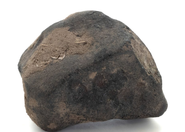 月球曾藏海量水,陨石揭示惊人秘密