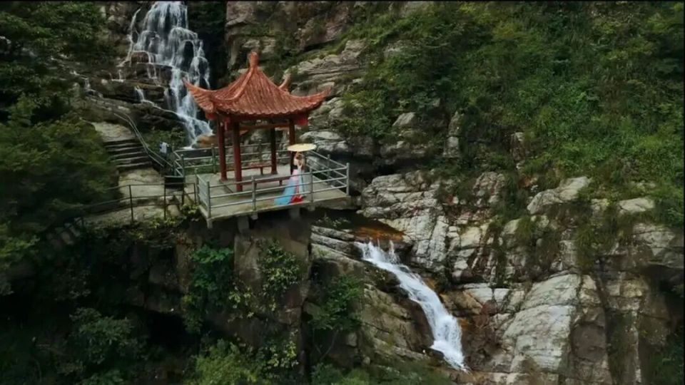 【观瀑指南】雨后水量最大！江西这5处瀑布秘境，现在去正好，持「江西文旅一卡通」免门票！_腾讯新闻