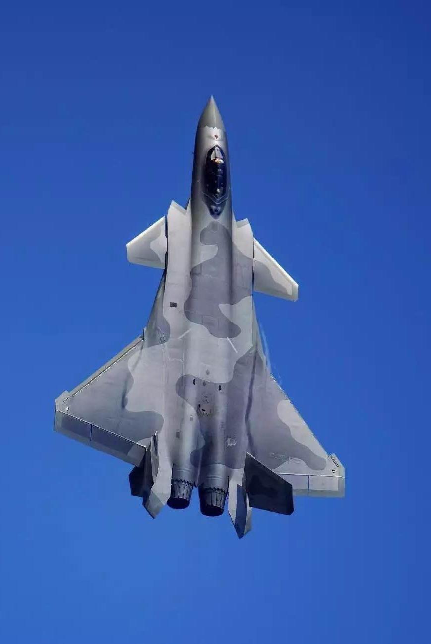 美大规模部署"歼20",f-35上演空中大缠斗,模拟中国战机被击毁