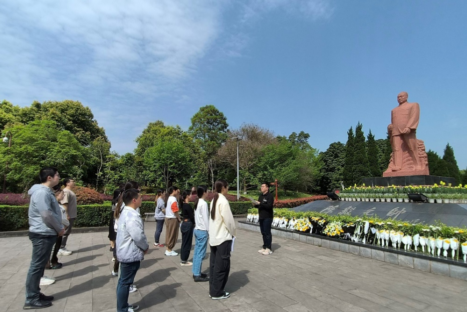 川大不高山图片