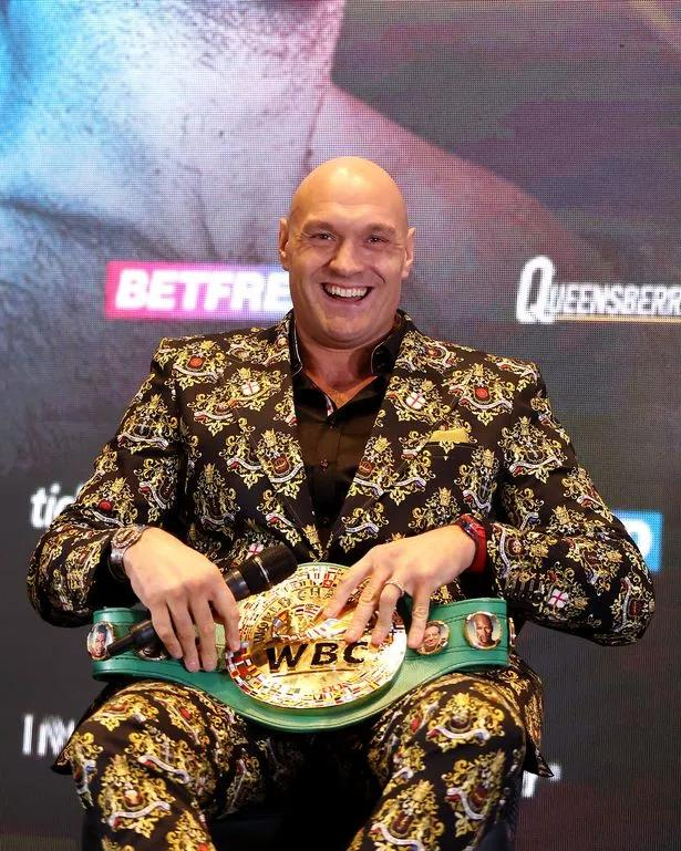 张志磊嘲讽泰森·富里!伤害不大,侮辱性极强-腾讯新闻