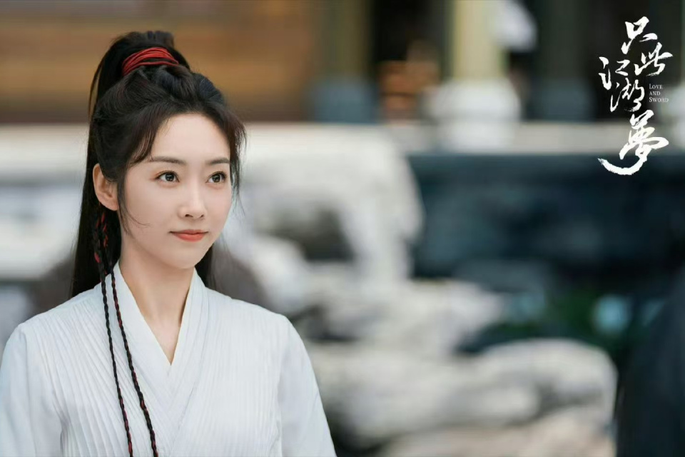 宣璐：合作杨紫没火，出演《陈情令》没红，如今凭《折腰》出圈！_腾讯新闻