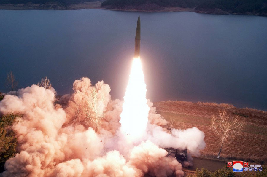 朝鲜13日向半岛东部海域发射弹道导弹，日本急发“流亡警报”