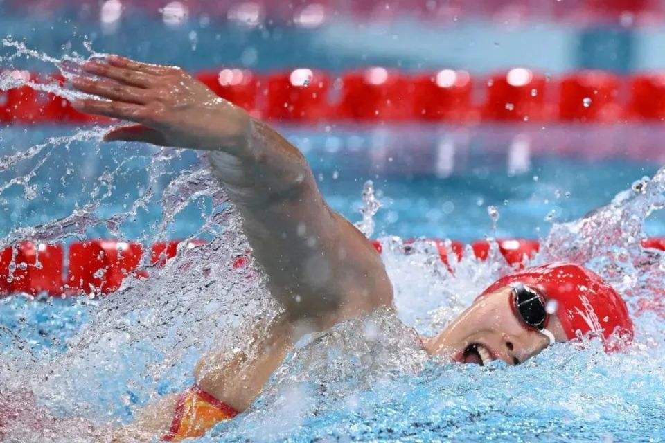 游泳女子4×100米自由泳接力决赛中由杨浚瑄,程玉洁,张雨霏,吴卿风