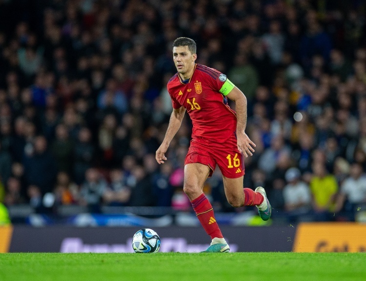 直播吧7月1日讯 在欧洲杯1/8决赛的一场比赛中,西班牙对阵格鲁吉亚,上