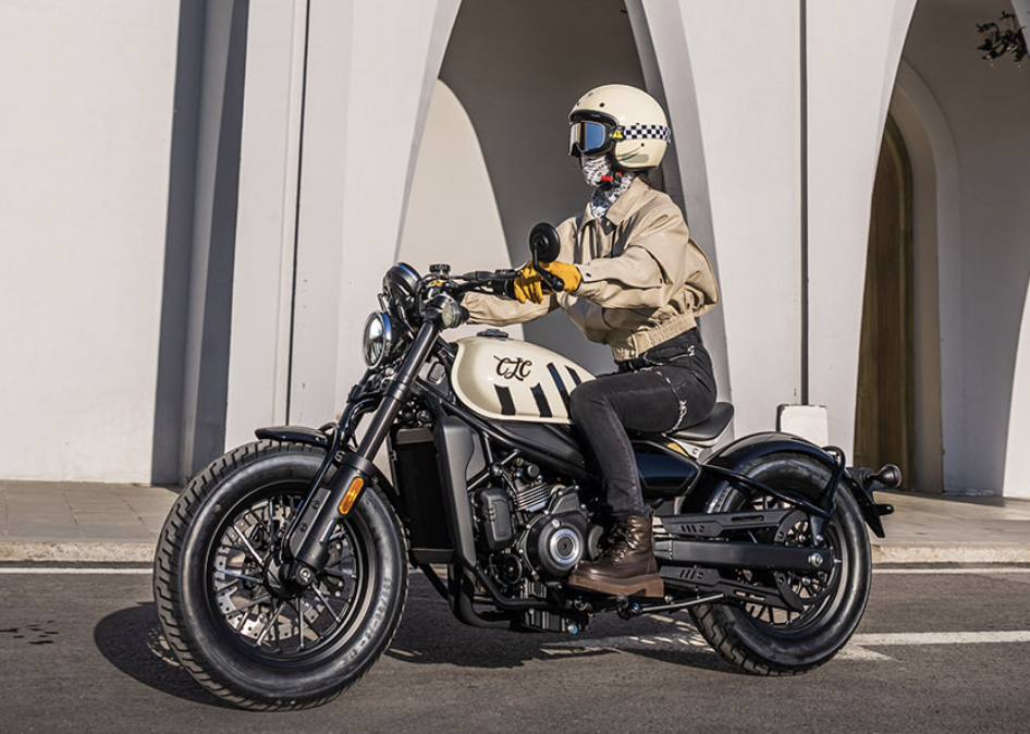 春风动力 450cl-c 单座版摩托车上市,手机 26980 元