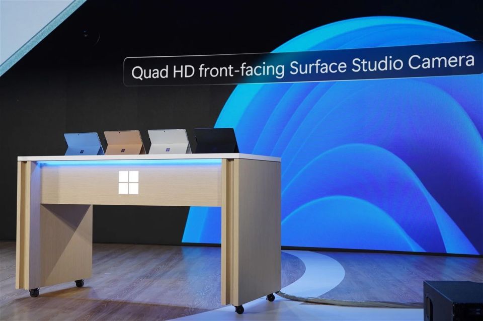 微软新 Surface Pro 登场：性能提升 90%，首搭 OLED 屏幕_腾讯新闻