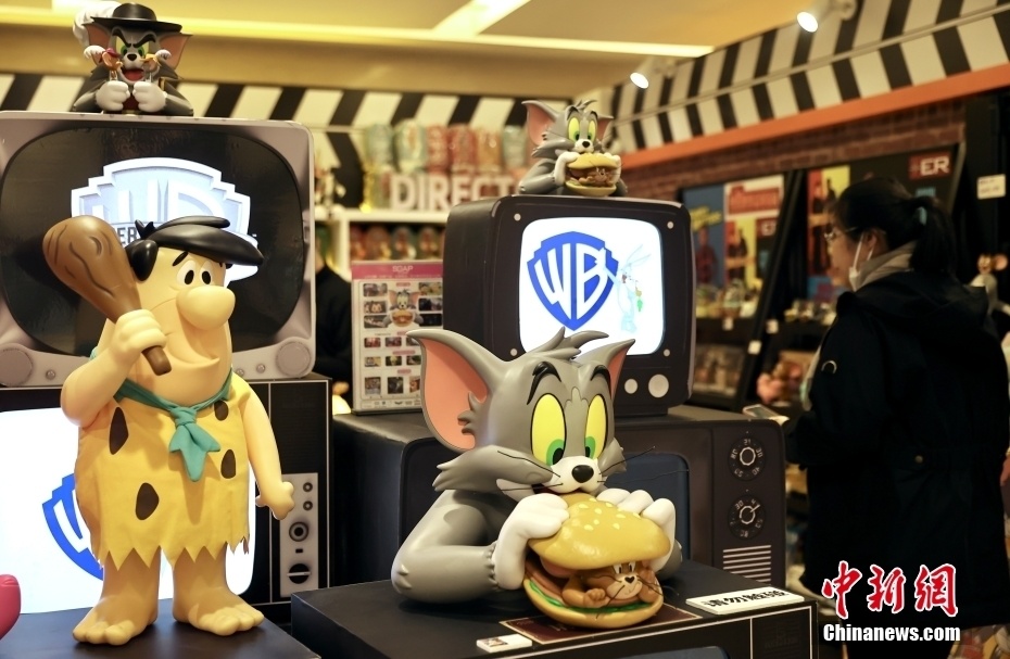 北京华纳兄弟100周年亚洲首展吸引市民