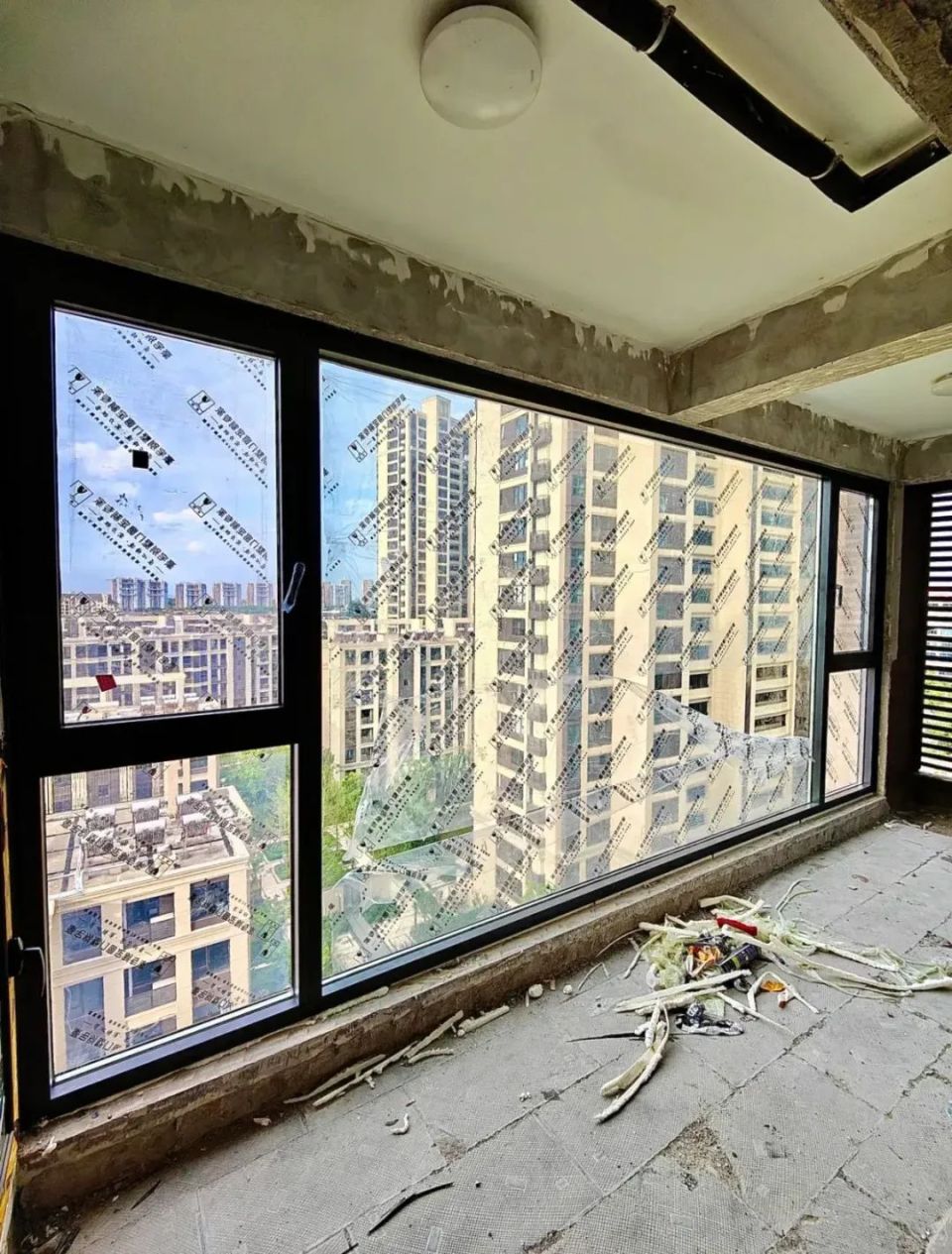 把阳台断桥铝窗换回系统窗户后,心里话不吐不快,真的太明智了