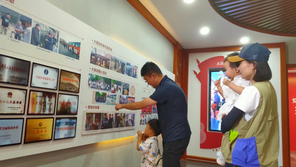 王涛  樊甜甜  王威  摄□保定日报记者  王  威6月1日,恋乡骑行