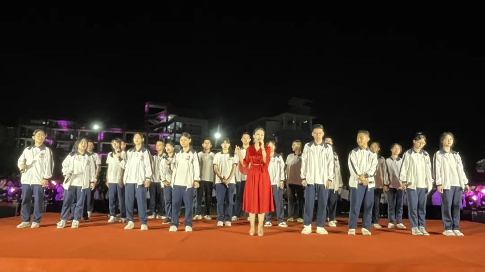 直击莆田五中高考"喊楼"现场
