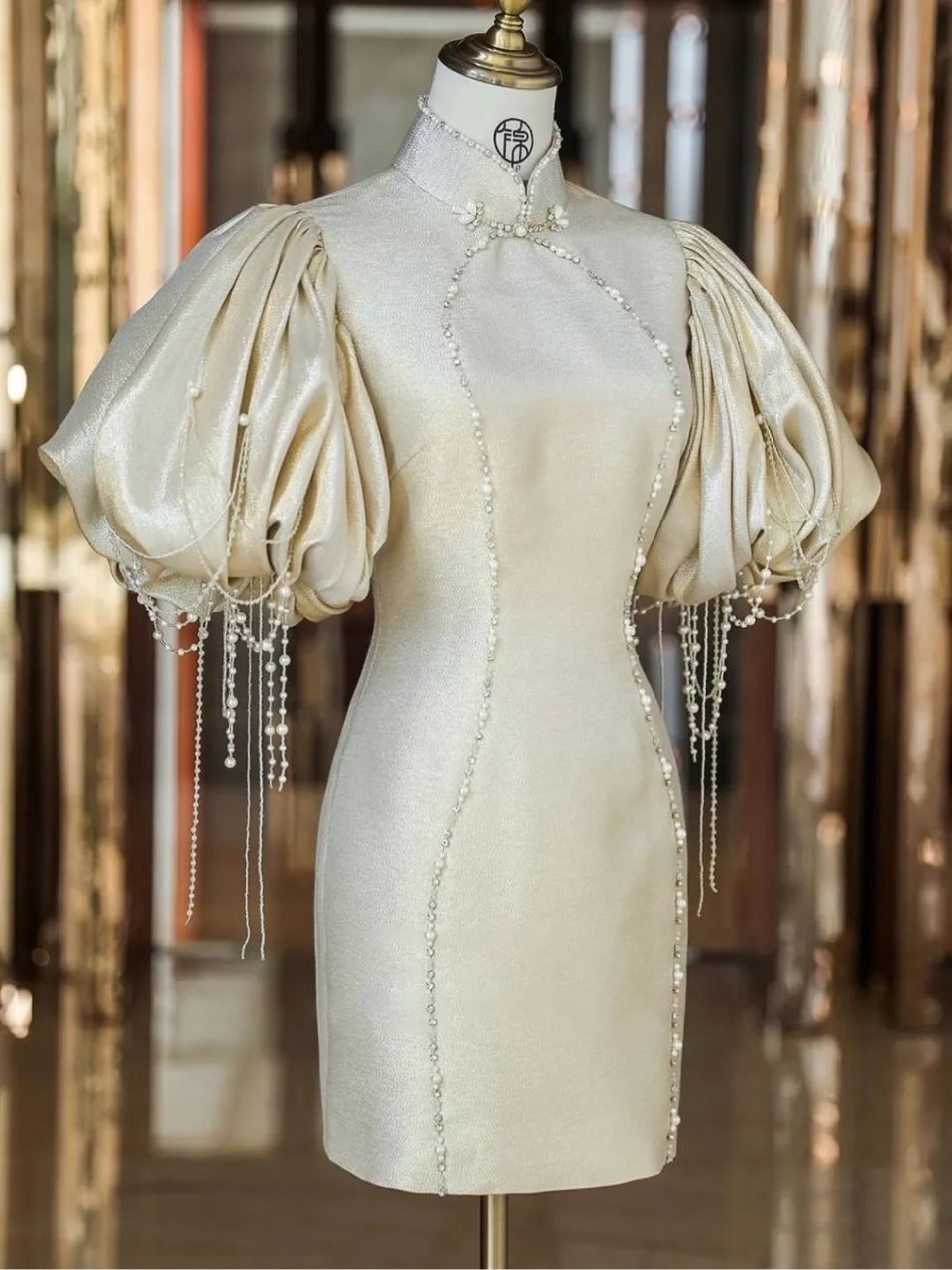 中式细节工艺趋势盘点 | 60张国风品牌礼服图给你示范用这些细节装点