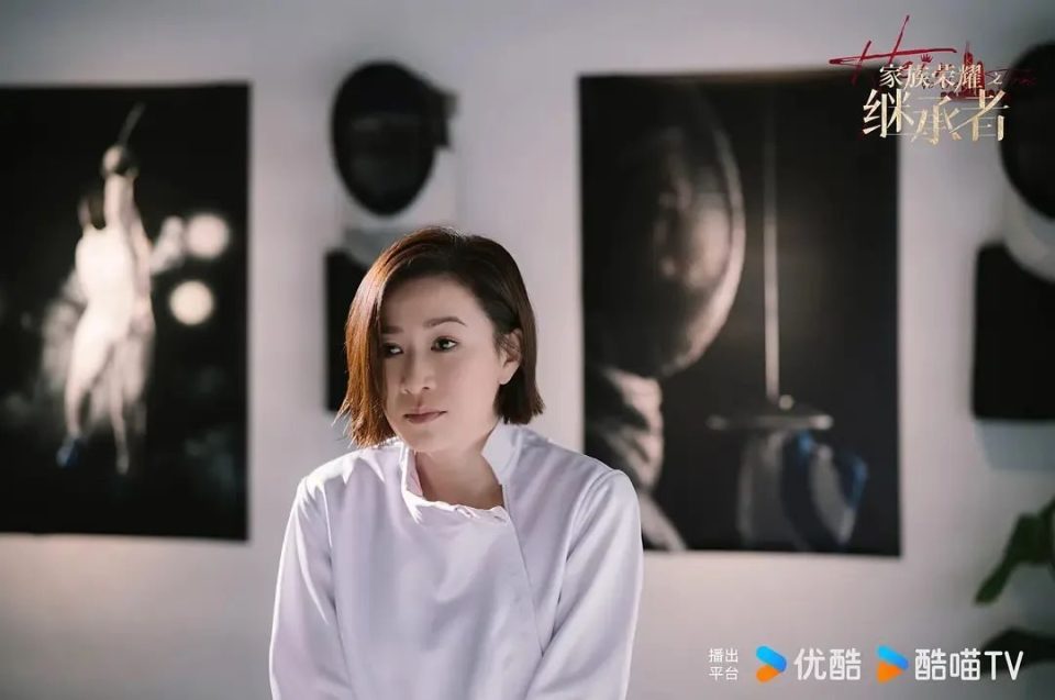 《家族荣耀之继承者》:港剧版《顶楼》,"癫"出流量新密码?