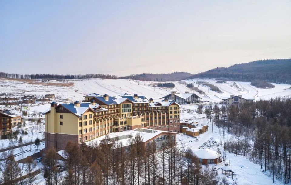 长白山/北大壶/亚布力clubmed雪村,一价全包=吃喝玩乐 滑雪课 酒店