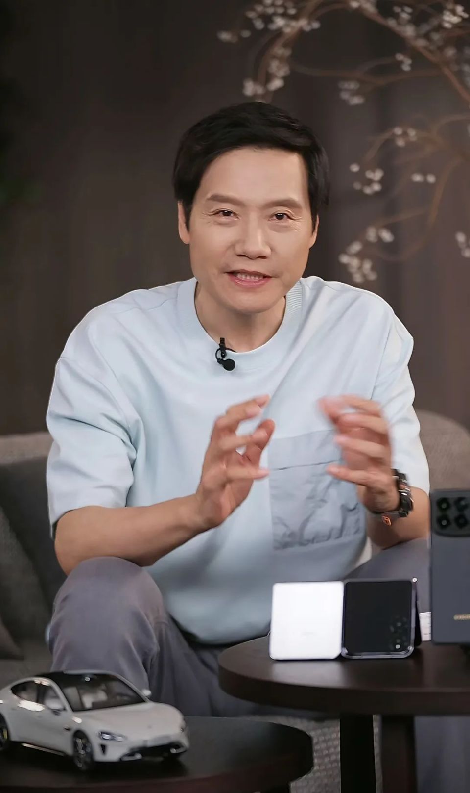 雷军演讲返场,mix flip照片直出成本不到两元,买吗?