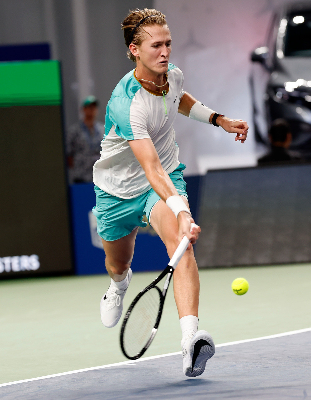 网球——上海大师赛:谢尔顿无缘四强