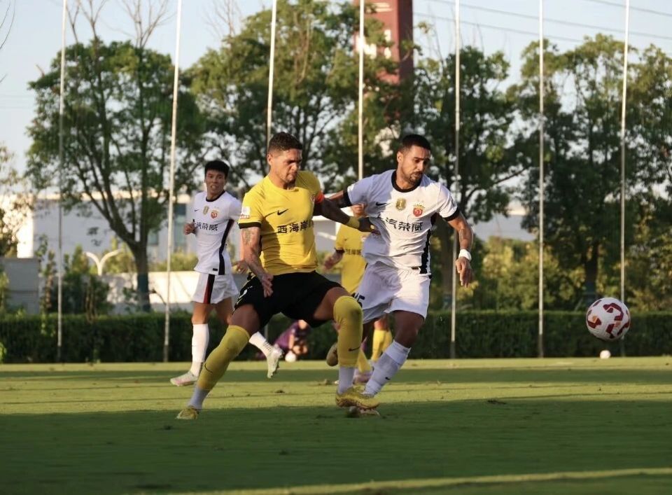 西海岸热身赛3-4不敌海港，阿齐兹双响刘柏杨进球