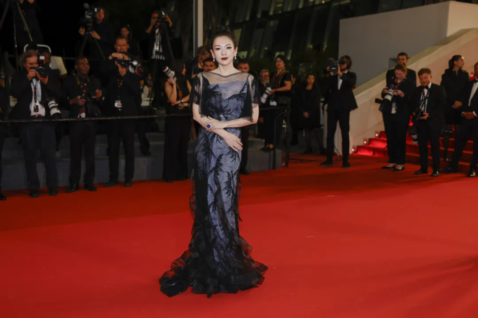 这张顶级野心脸,内娱无代餐