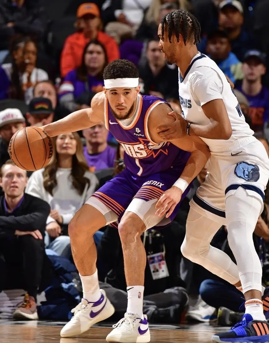 布克成"太阳版哈登"?没保罗丢魂 被3巨头坑哭了_腾讯新闻