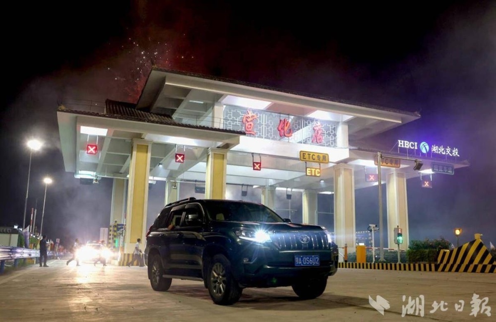 全线48公里的武大高速大悟段从北到南依次设置宣化店,黄站,吕王,四姑