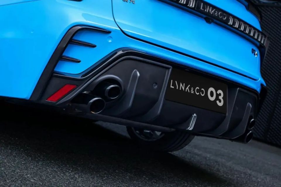 58-42.03万元 领克03  正式上市_腾讯新闻