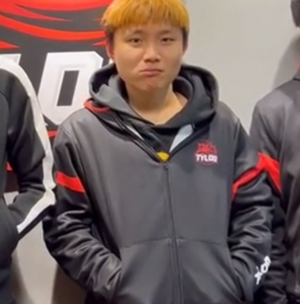 Kaze国内直播首秀，儿子Dak1ng助阵，玩家热评：上阵父子兵_腾讯新闻