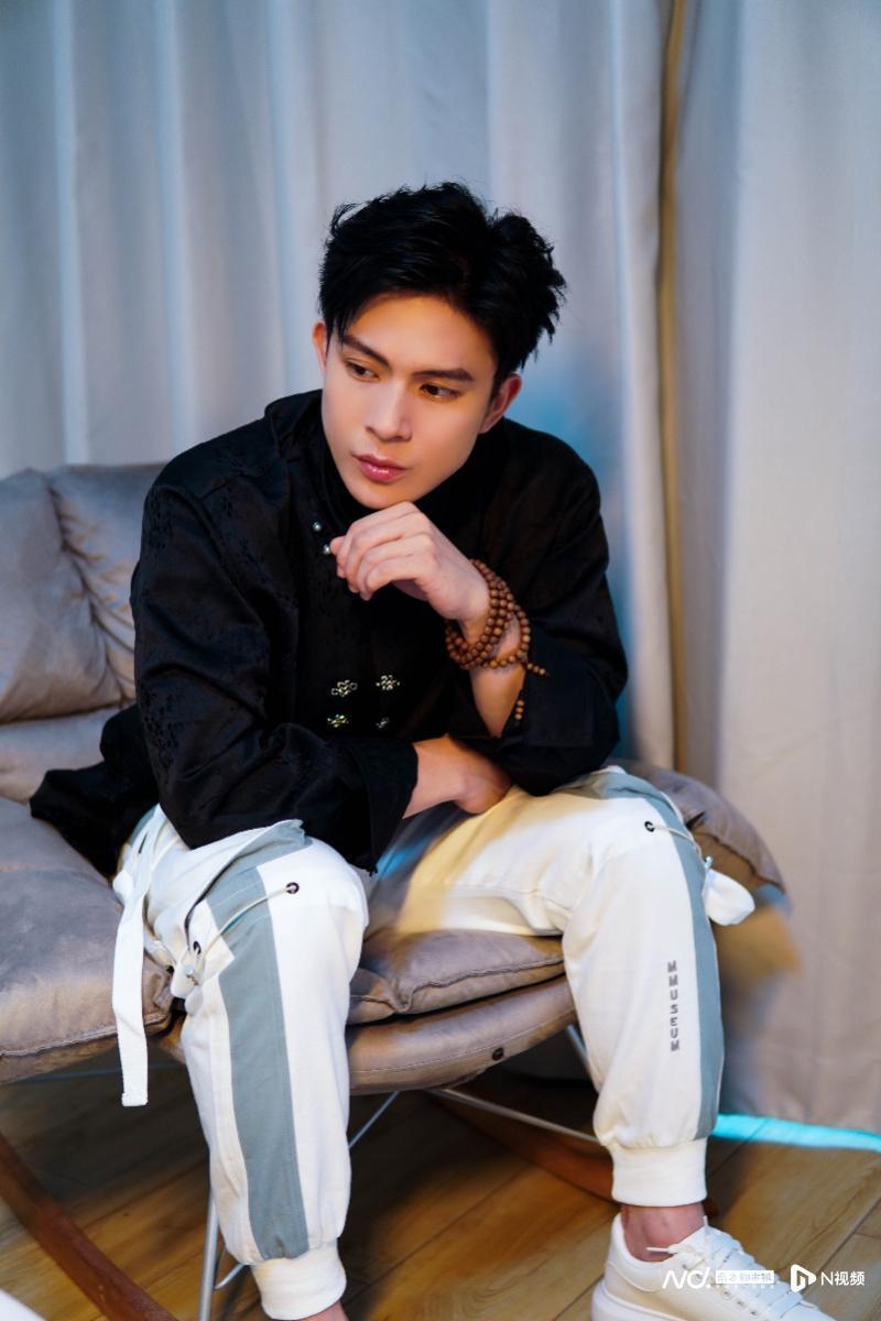 打工人变"扮嘢王",广东新会帅哥陈柏曦:梦想总会照进现实