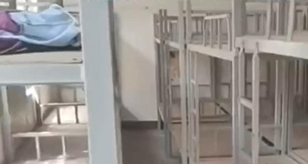 一间宿舍住48人?家长忍不了……_腾讯新闻