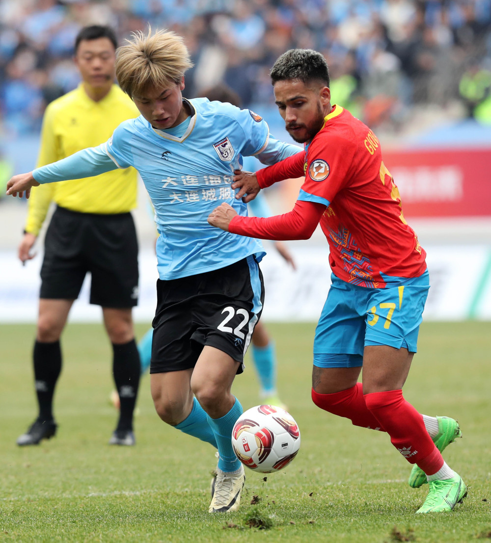 足球中甲大连英博胜广西平果哈嘹国晶