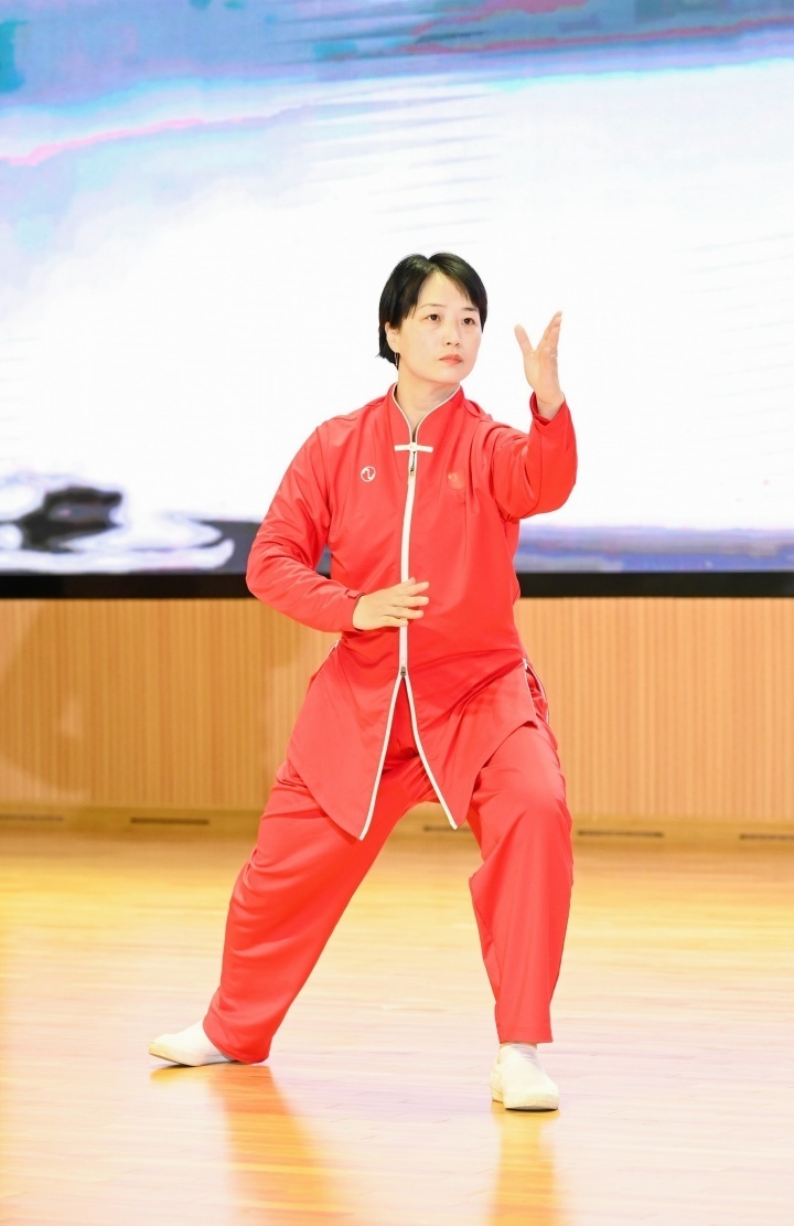 崔文娟本次活动得到滨盛社区的大力支持,社区书记田国海表示,"此次