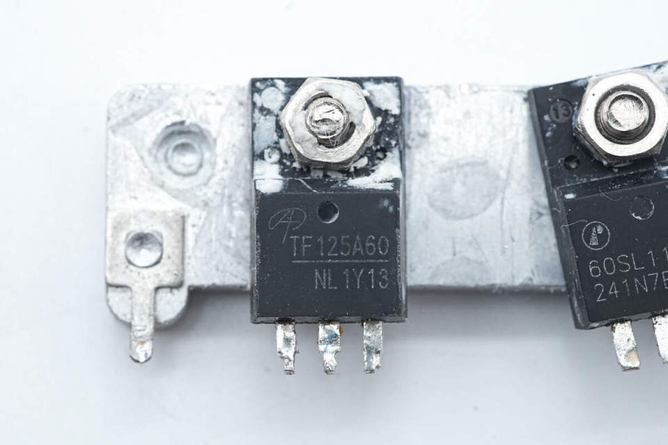 笔电适配器,做工用料果然不一般,惠普140w pd快充电源适配器拆解