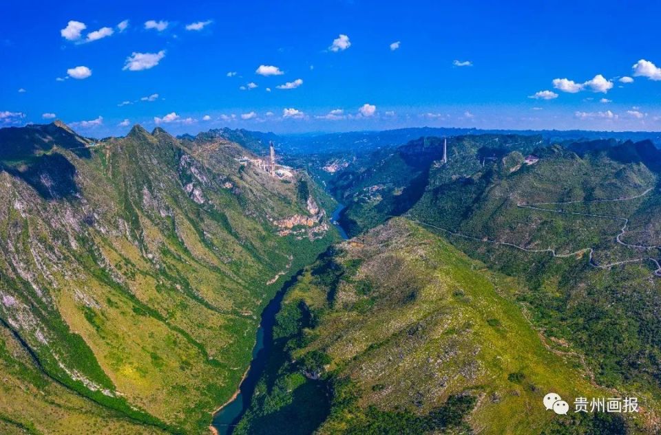 大峡谷 吴迁 摄下面让我们飞跃北盘江看看这壮观的无限风光关岭新城