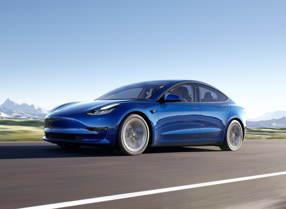 特斯拉model2车长不到4米售价约17万值得买吗