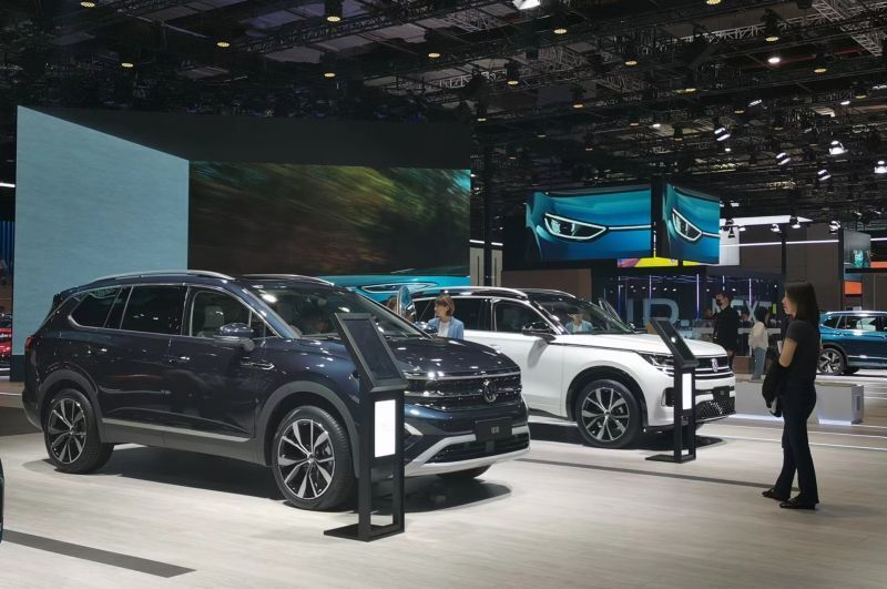 特斯拉,大众,广汽本田,理想等相继"动手",车企掀起"裁员潮"_腾讯新闻