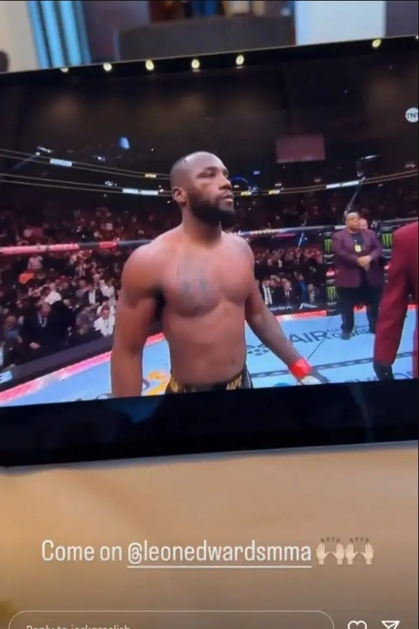 “加油！冠军”格拉利什庆祝UFC明星爱德华兹卫冕次中量级冠军_腾讯新闻