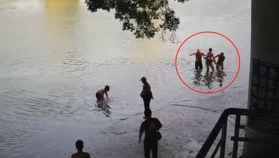 一初中生溺水,脑袋已沉入水中……_腾讯新闻