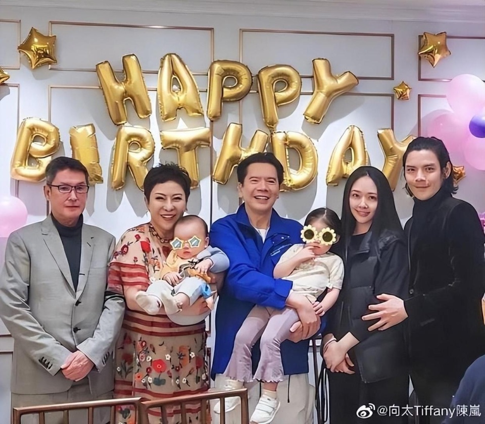 杨迪玩梗模仿向佐演技"名场面",获对方回应:谢谢兄弟,让你模仿没让你