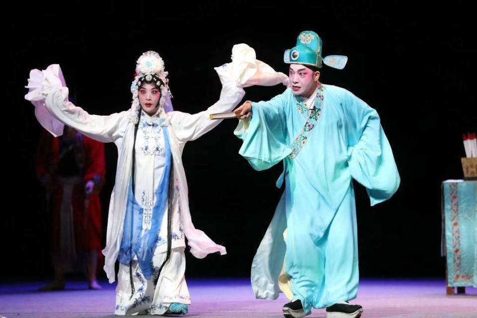 "梅花"崔光丽携《情探》亮相泉州:这出戏我演了一辈子