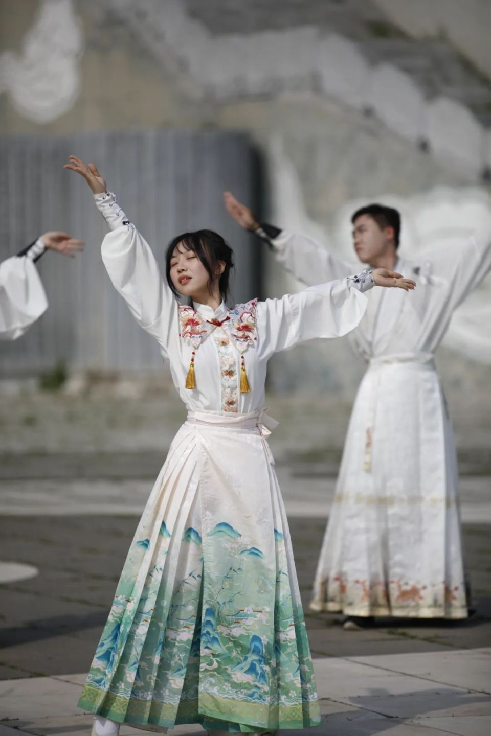 汉服秀,展非遗!铁刹山上新"特"文旅