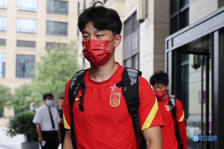 津媒巴顿出场呼声很高考虑国足主场在天津可用巴顿提升人气