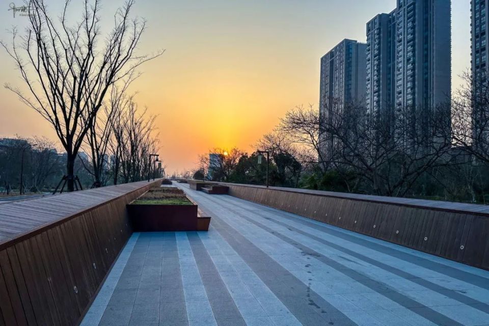 无意间路过萧山北塘河,岸边风光隽秀,完全能和京杭大运河相媲美_腾讯