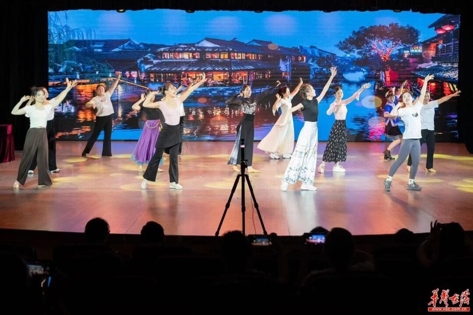 湖南省歌舞剧院余迩图片